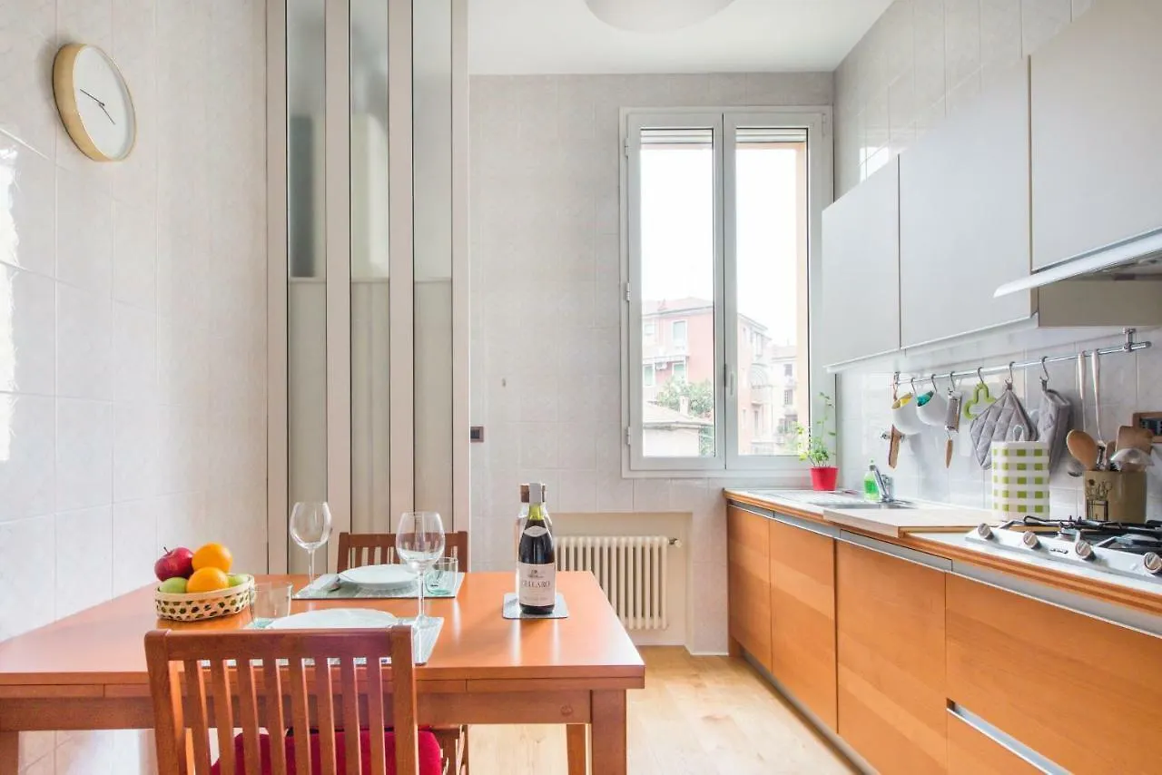 博洛尼亚Chez Fratellini, Deluxe Flat With Garden & Parking公寓 博洛尼亚